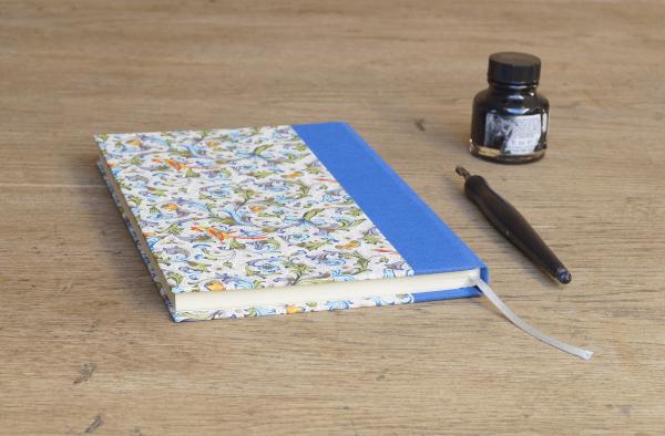 Tagebuch blau bunte Motive Handarbeit aus Deutschland Papeterie Schreibweise